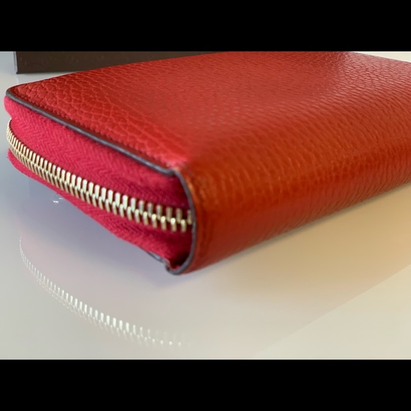 Authentic Gucci Wallet Zip Red Pebbled Leather GG - Picture 11 of 13